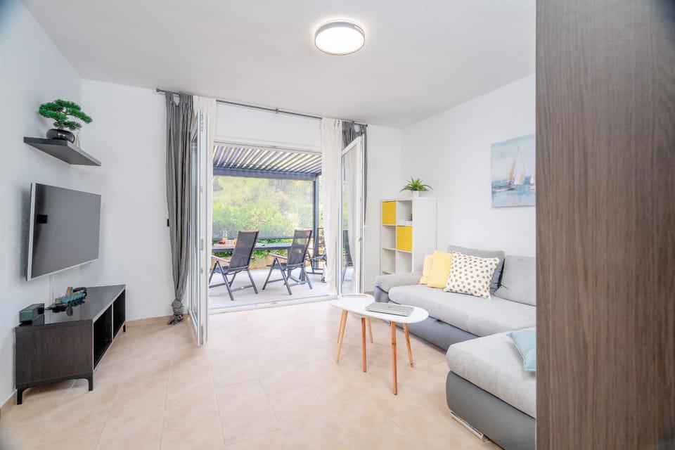 TV and multimedia, Living room, Seating area