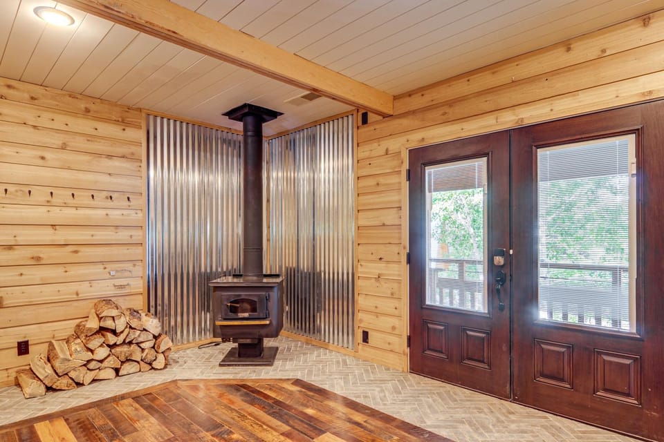 Fire Pit + Sauna: Inviting Utah Cabin Cabin in Utah