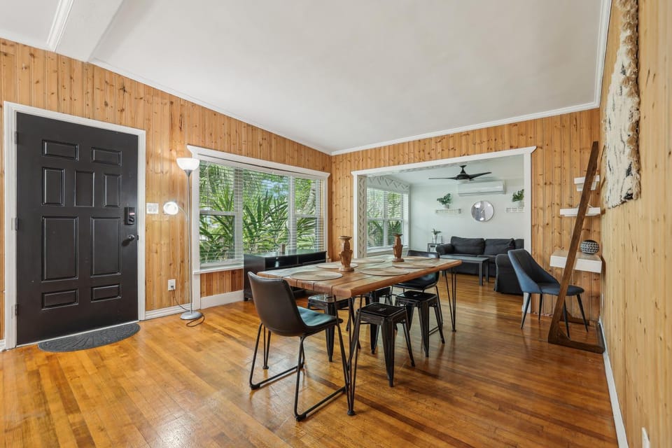 3BR Orlando Stay Save 16 Pet-Friendly Fun House in Orlando