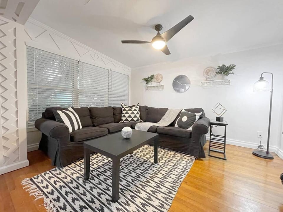 3BR Orlando Stay Save 16 Pet-Friendly Fun House in Orlando