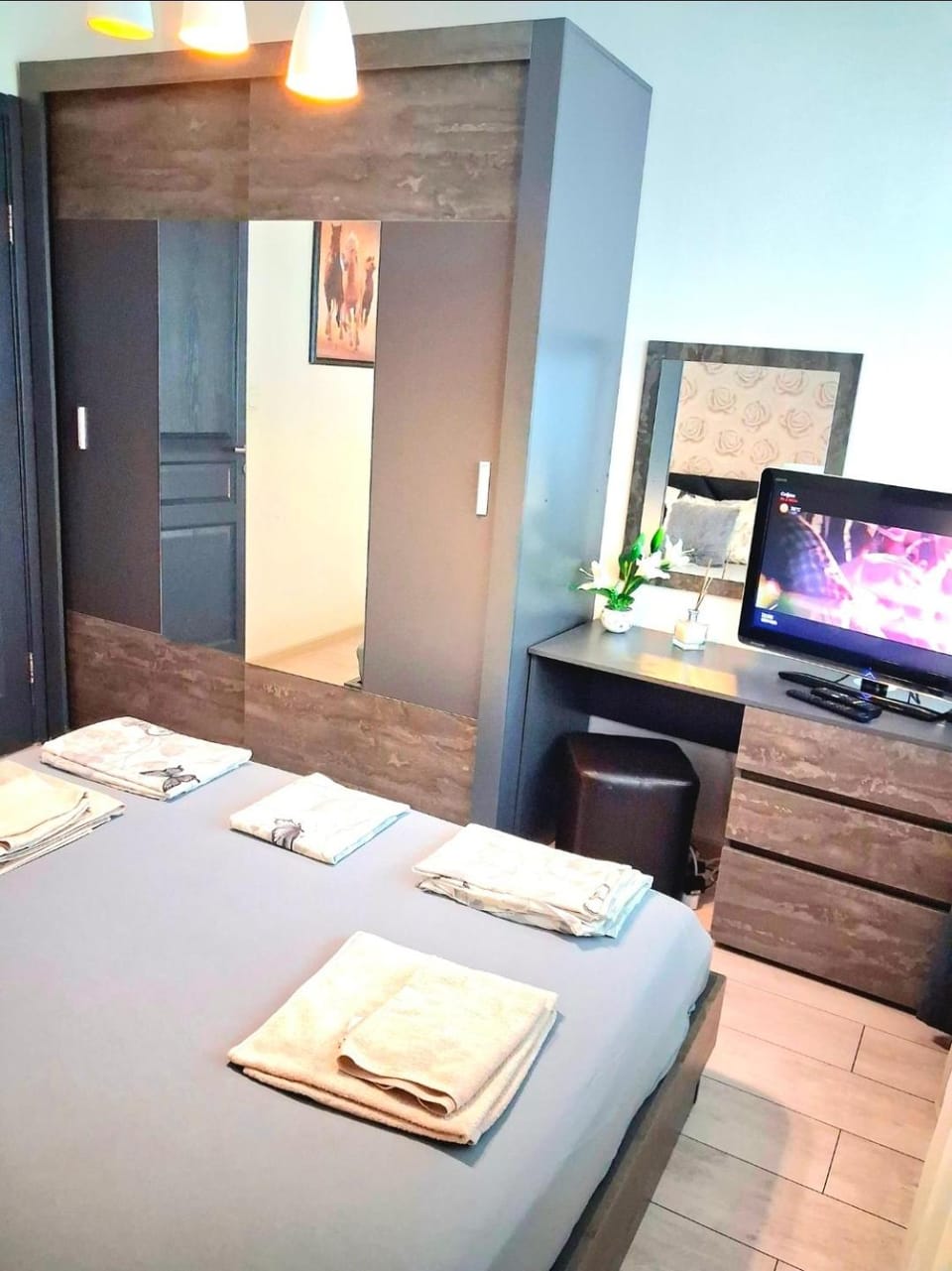 Juls 2 bed flat- Bulgaria mall FREE parking Apartment in Sofia
