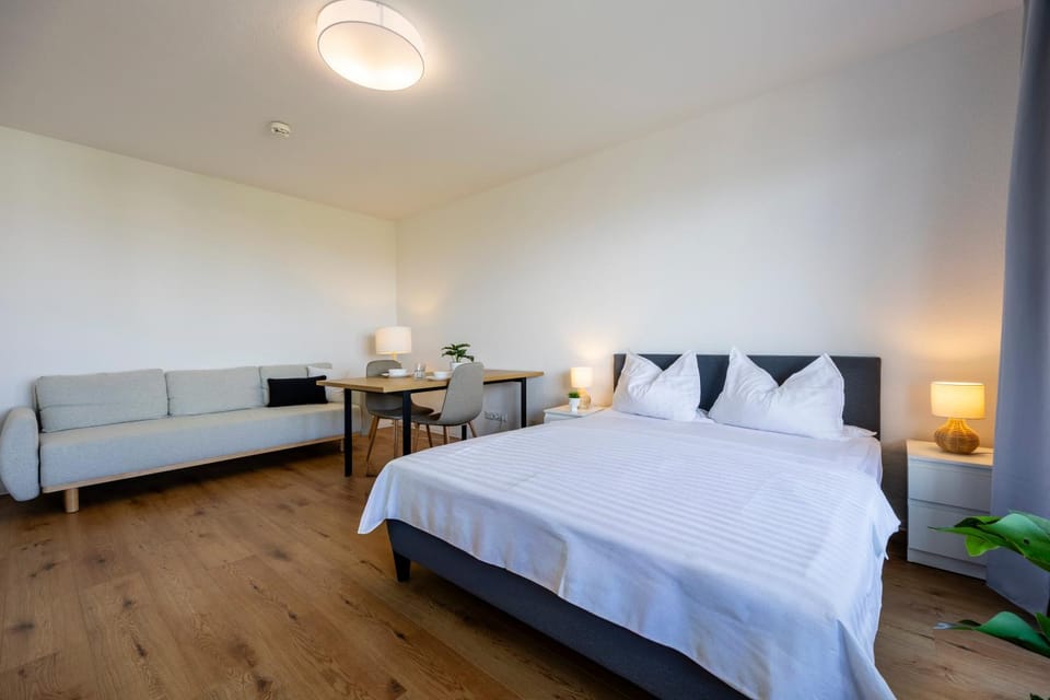 Seating area, Bedroom