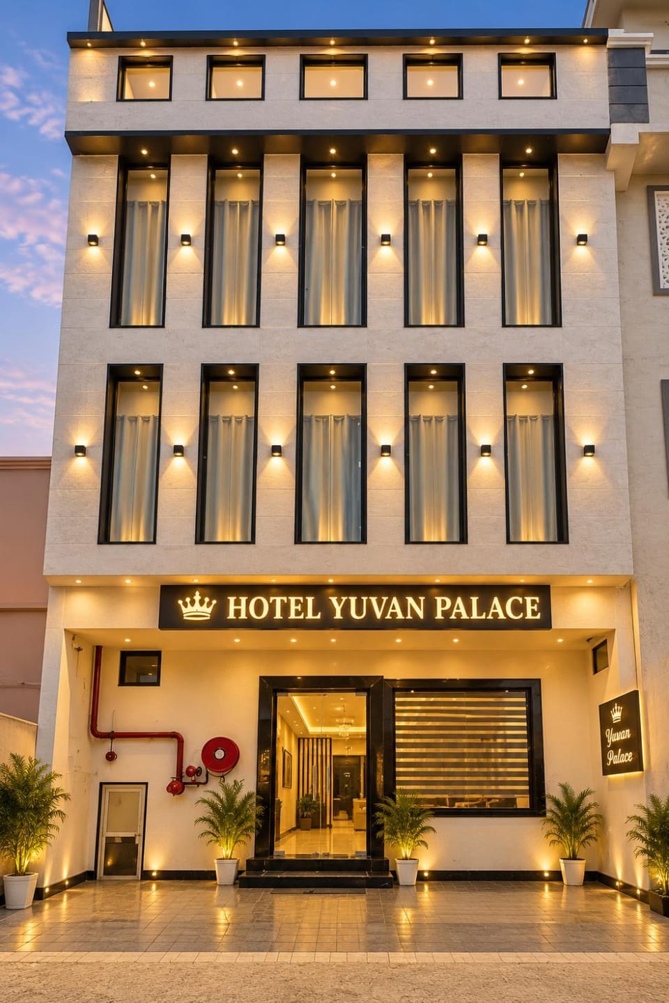 Property building, Facade/entrance, Day, Text overlay, City view, Street view, Location