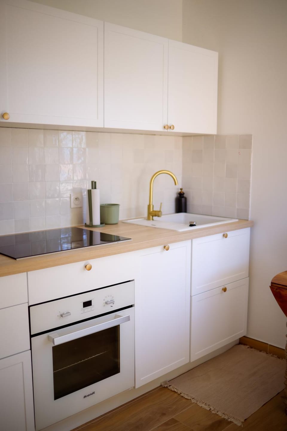Kitchen or kitchenette, dishwasher, stove, kitchen