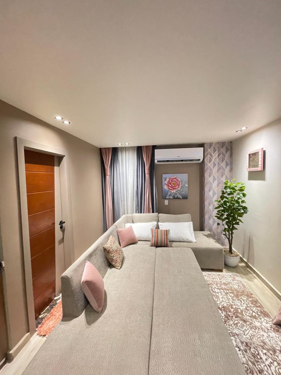 Bed, Living room