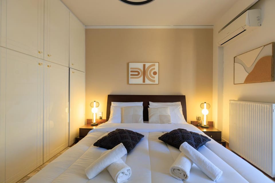 Aiolos Grand super lux suite kalamaki Alimos near the sea Apartment in Alimos