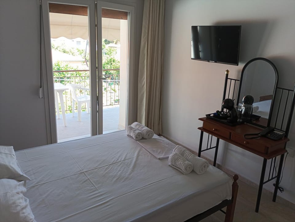 Ξενοδοχείο ΑΡΓΩ Apartment hotel in Decentralized Administration of the Aegean