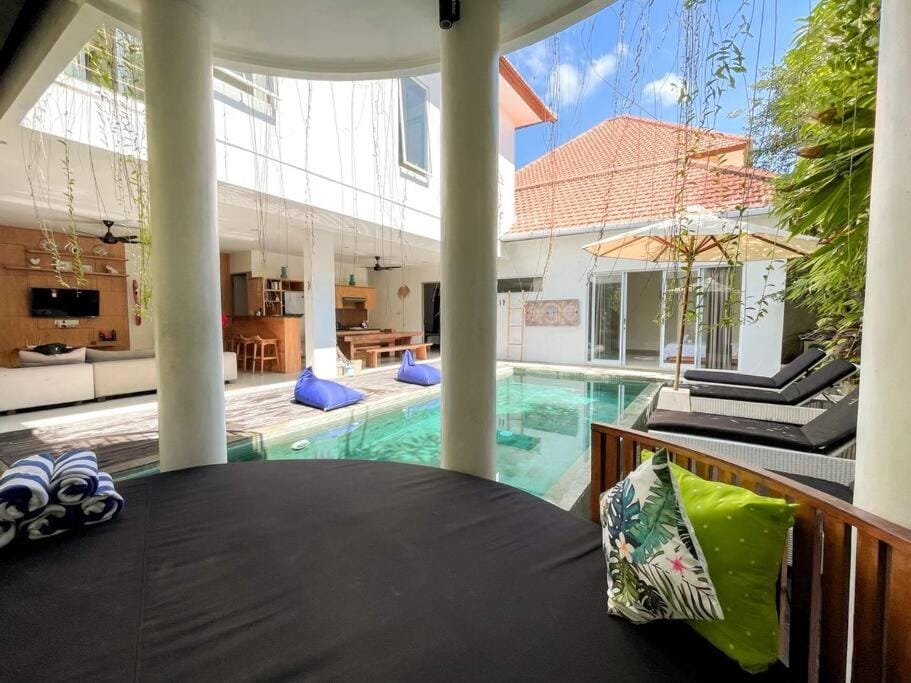 Villa Tepi Pantai Villa in Kuta