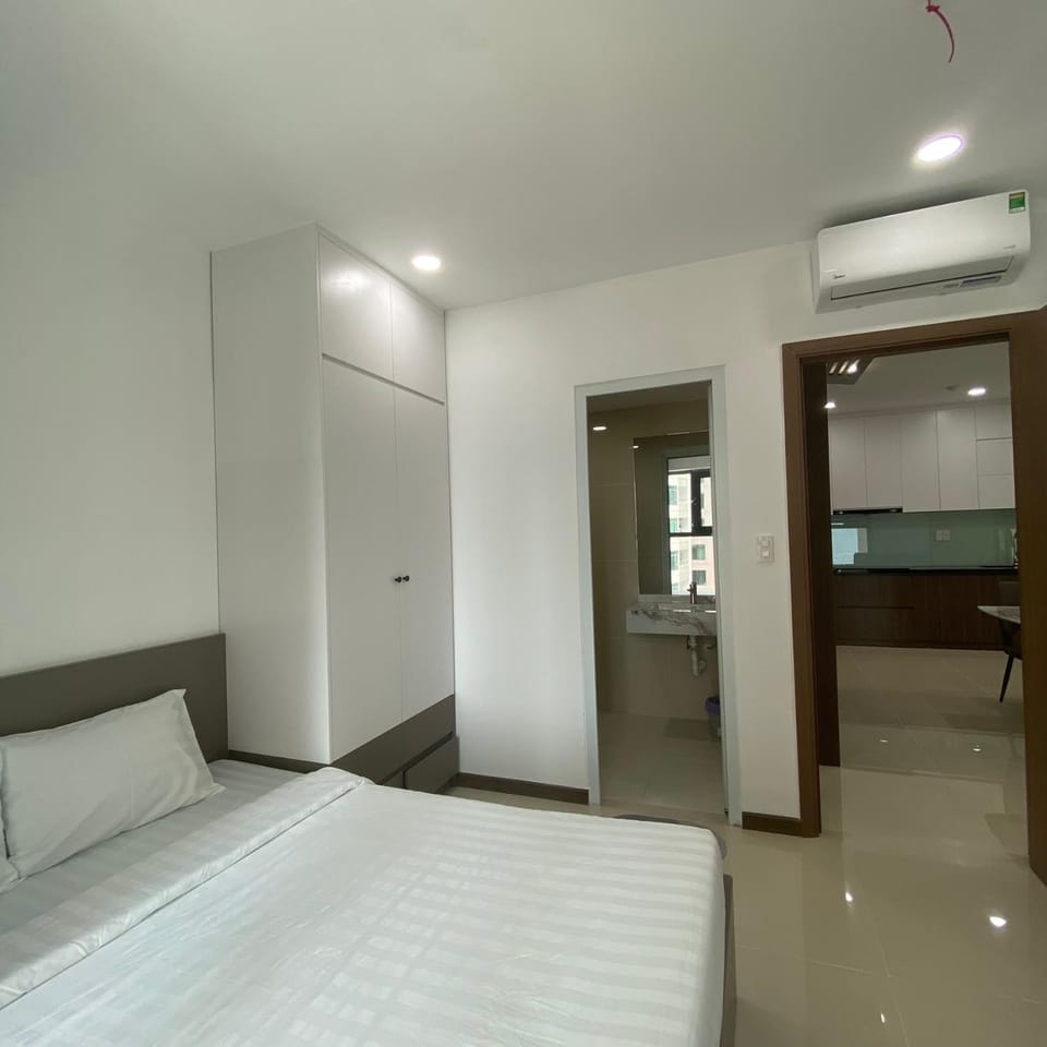 Bed, Photo of the whole room, Bedroom, wardrobe, air conditioner