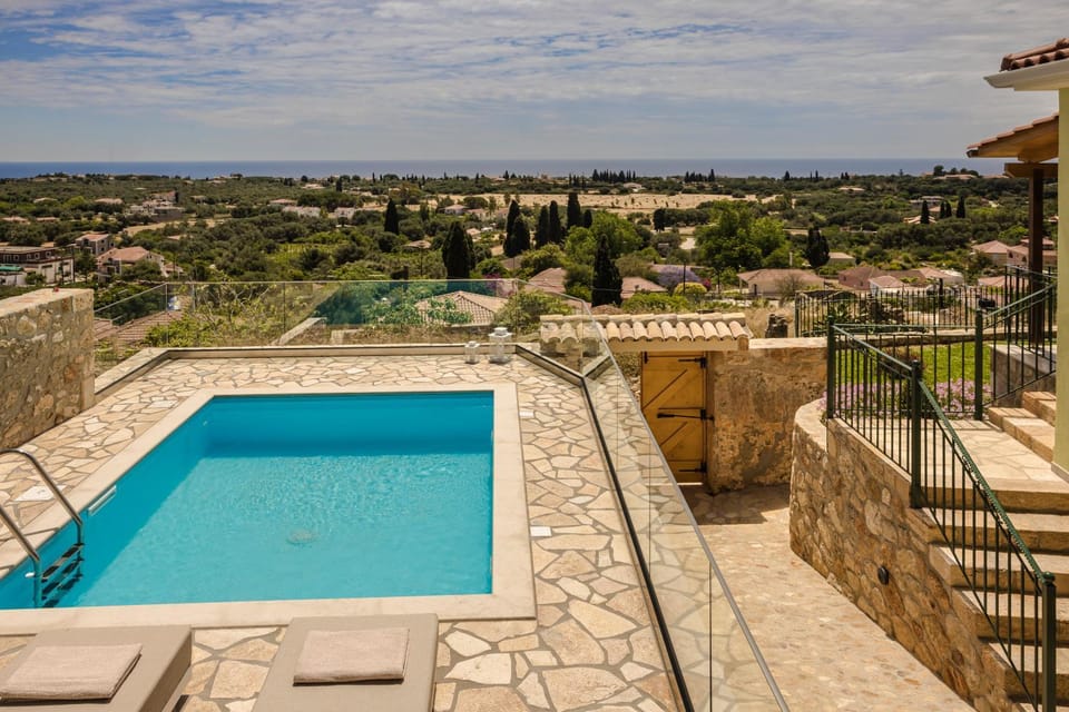 Day, Natural landscape, View (from property/room), Pool view, Swimming pool, sunbed