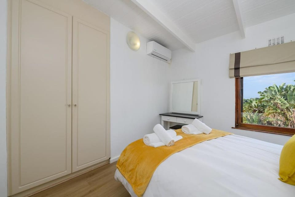Bedroom, wardrobe, air conditioner
