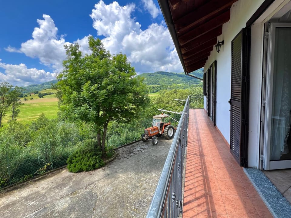 Property building, Day, Natural landscape, Balcony/Terrace