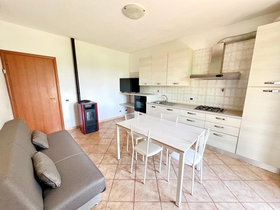 Kitchen or kitchenette, Dining area, dishwasher, pet friendly