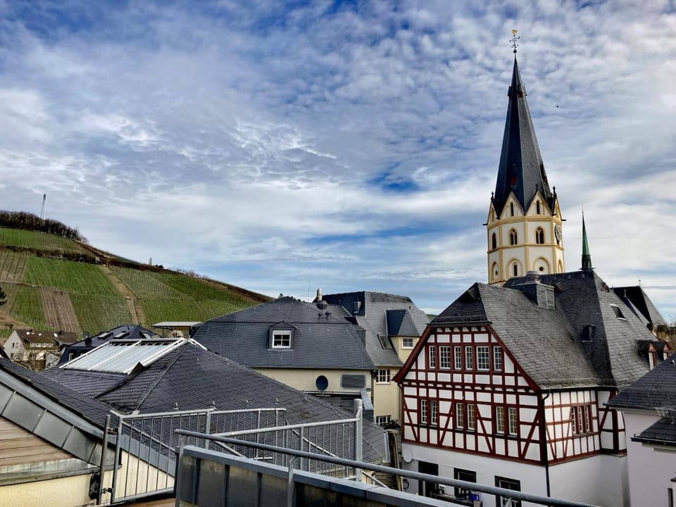 Nearby landmark, Balcony/Terrace, Landmark view, Mountain view