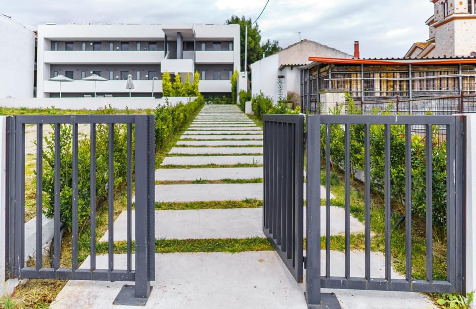 Property building, Spring, Day, Garden view