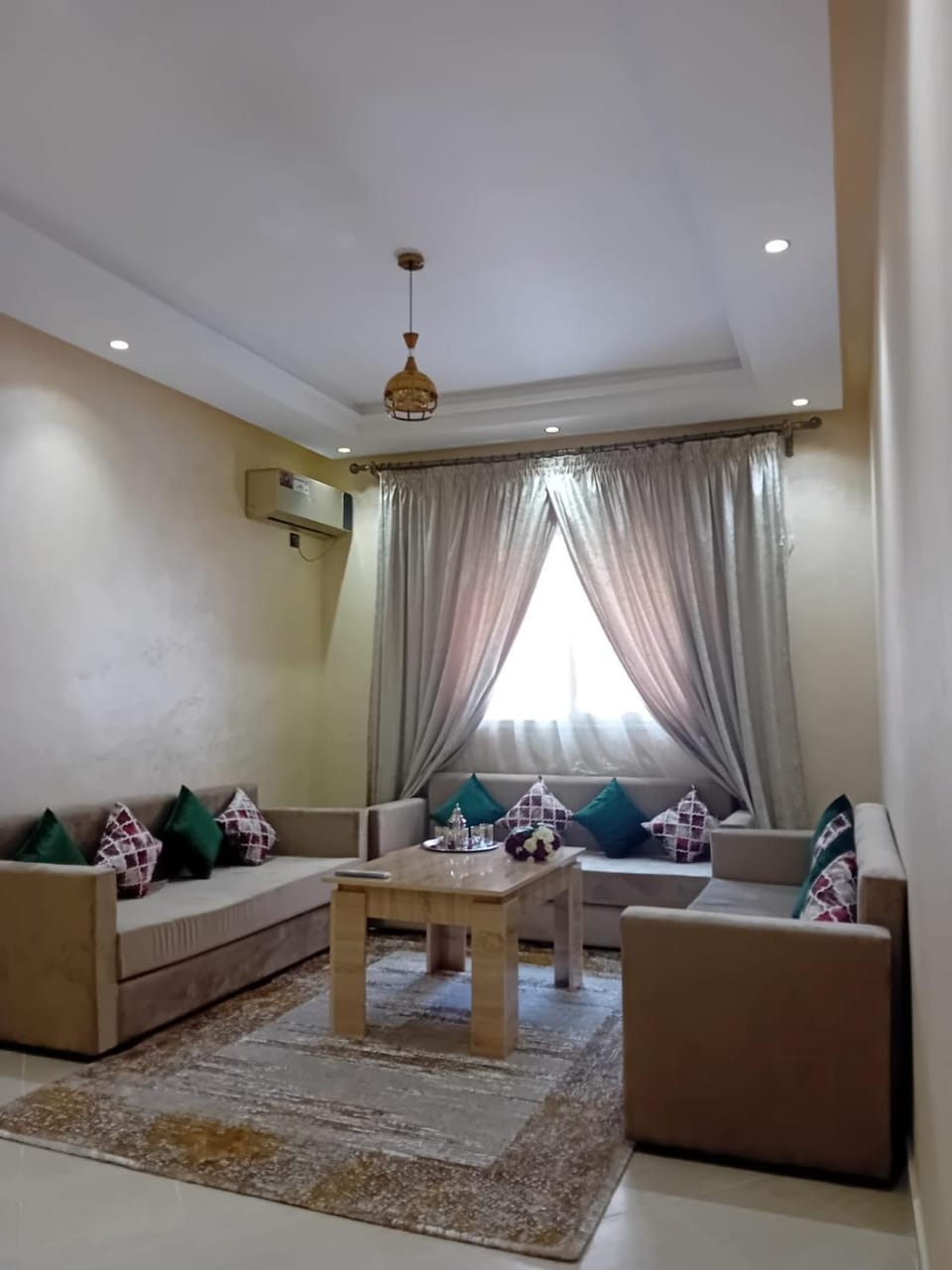 Living room, Photo of the whole room, Seating area, air conditioner