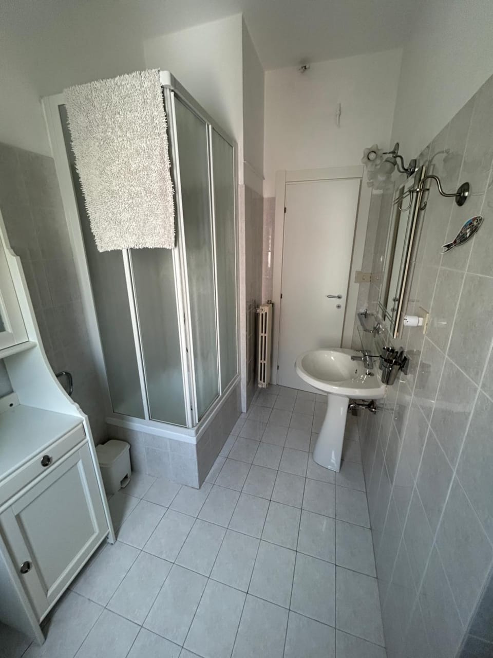 Shower, Toilet, Bathroom, towels