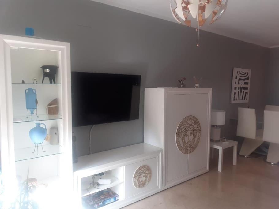 Communal lounge/ TV room