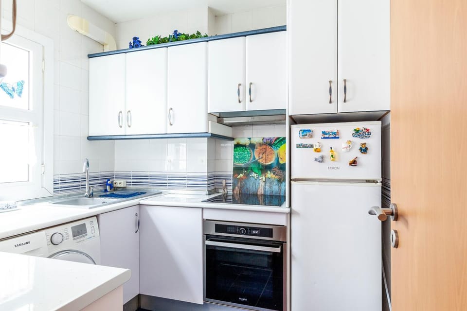 Kitchen or kitchenette, oven, stove