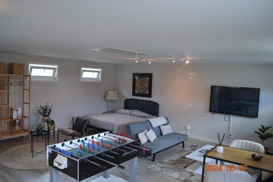 Communal lounge/ TV room, Evening entertainment