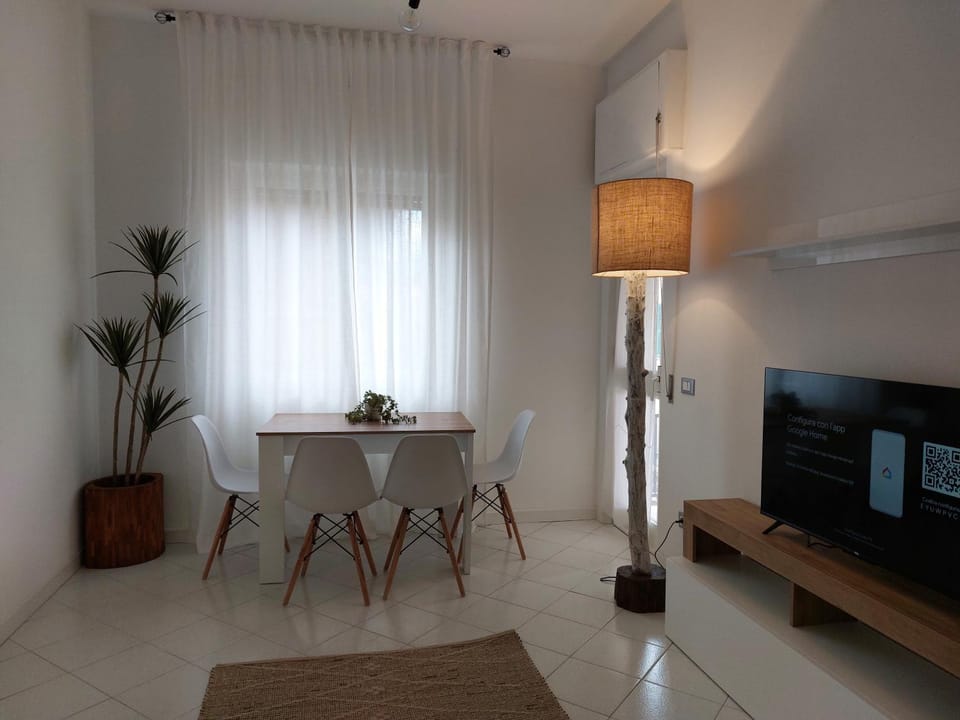 TV and multimedia, Living room, Dining area