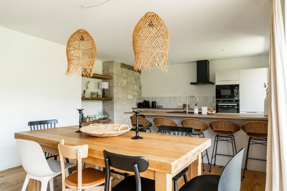 Dining area, kitchen