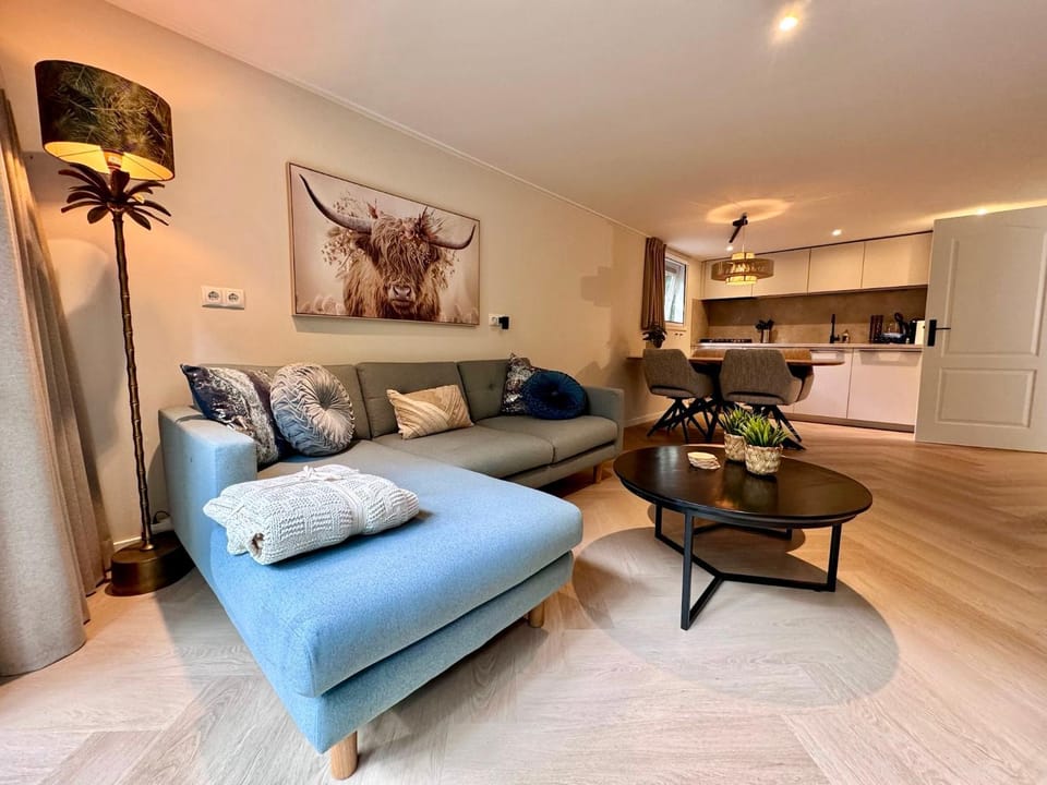 Living room, Dining area, kitchen