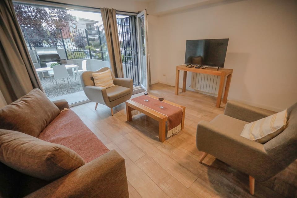 Communal lounge/ TV room, TV and multimedia
