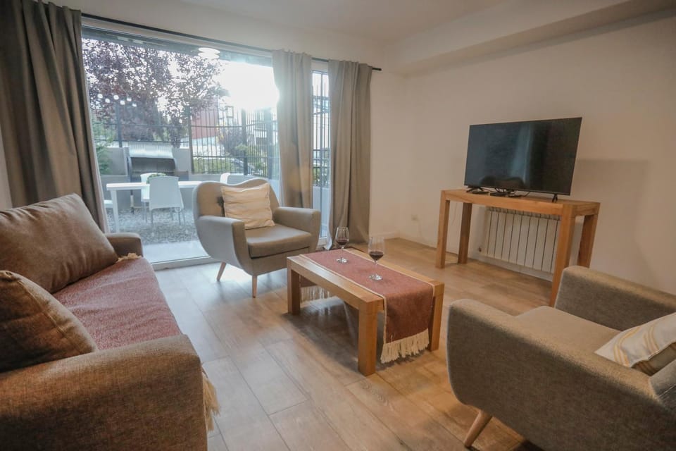 Communal lounge/ TV room, TV and multimedia, Living room