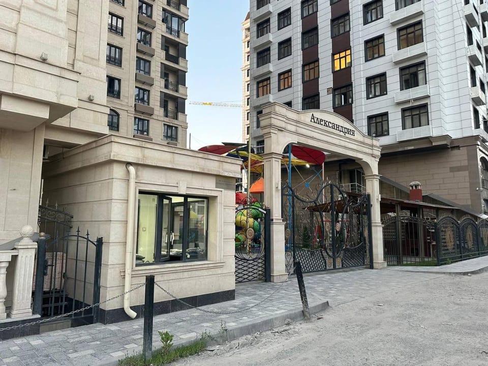 Property building, Day