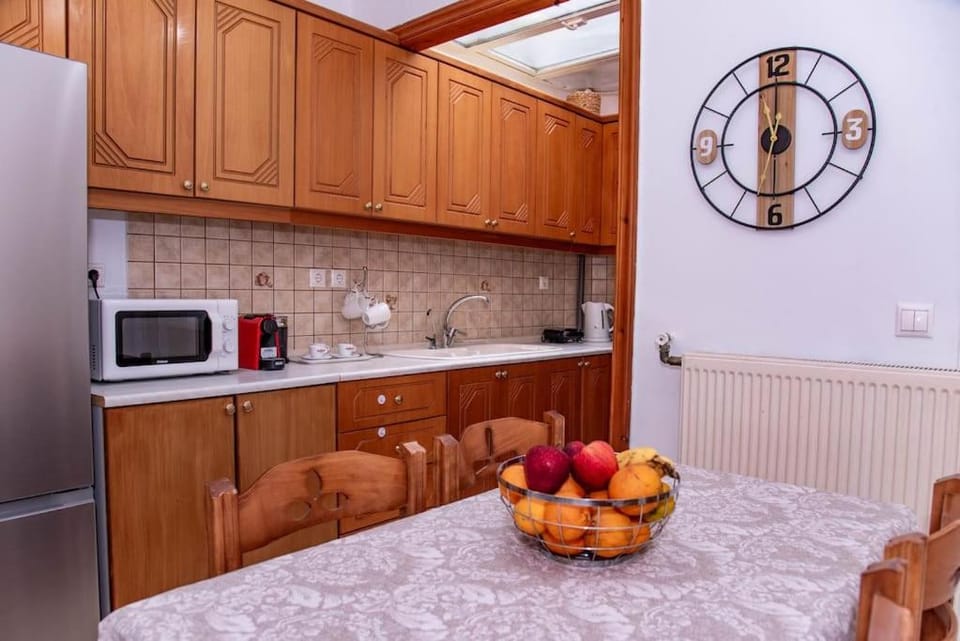 Kitchen or kitchenette, oven, stove