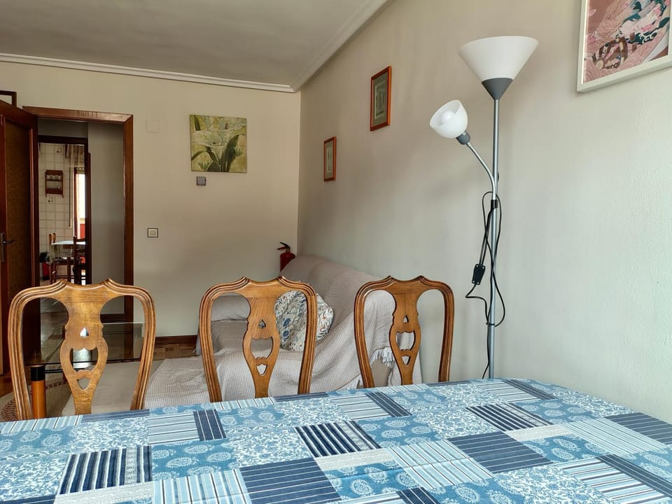 La terraza del Naranco - 3 habitaciones , PARKING y WIFI free Apartment in Oviedo