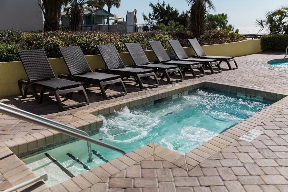 Compass Cove Resort, Unit 921, 3 Bedroom, 2 Bath, Direct Oceanfront Apartment hotel in Myrtle Beach
