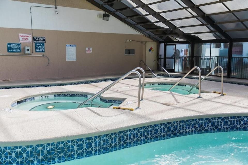 Compass Cove Resort, Unit 921, 3 Bedroom, 2 Bath, Direct Oceanfront Apartment hotel in Myrtle Beach