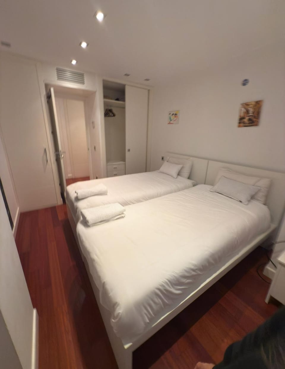 Bed, Photo of the whole room