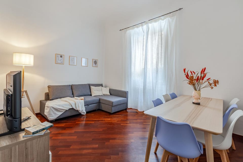 Communal lounge/ TV room, TV and multimedia, Living room, Seating area