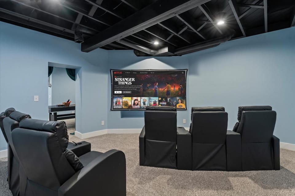 Communal lounge/ TV room, TV and multimedia, Seating area, Evening entertainment