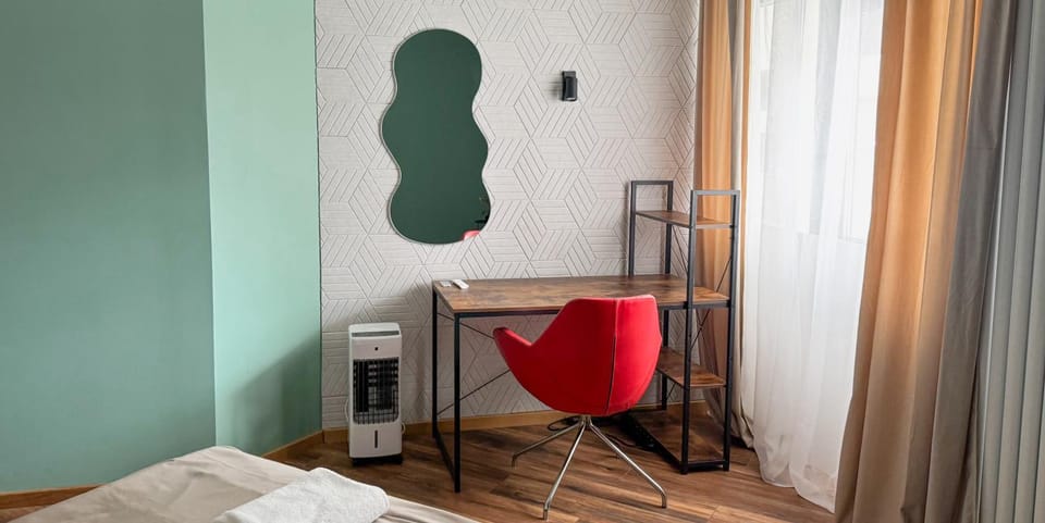 A1 - Kings Big Room - Warsaw City Haven - Shared Bathrooms - self check-in Apartment in Warsaw