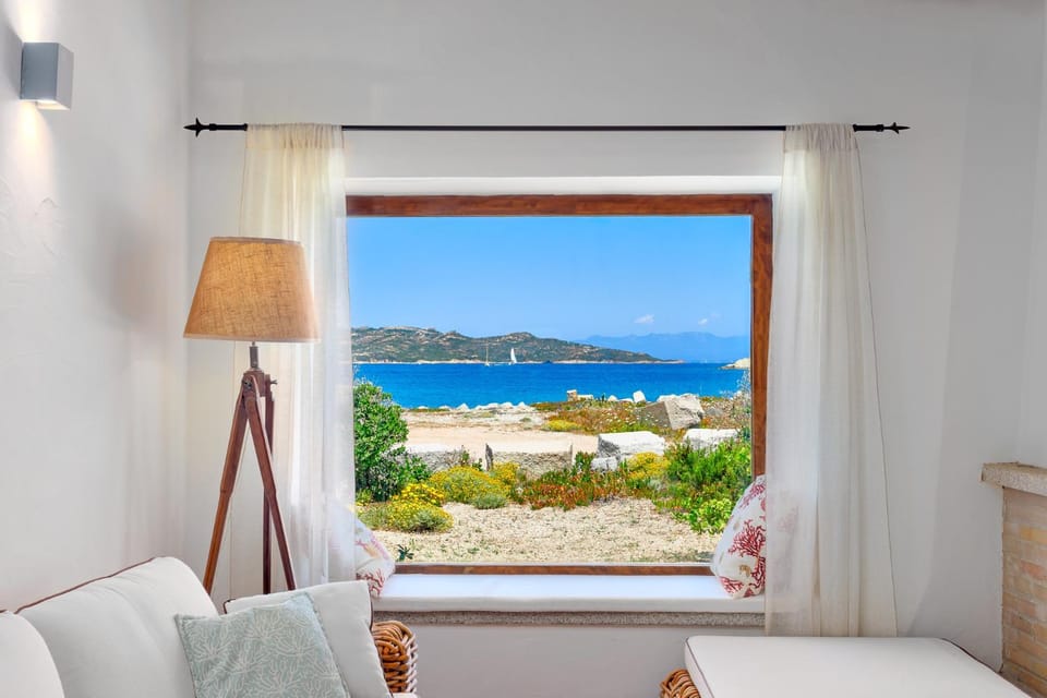 View (from property/room), Living room, Sea view