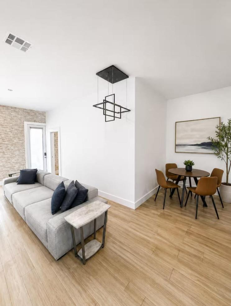 4 Bedroom House Downtown San Antonio Sleeps 12 Patio Walk to Riverwalk Alamodome Pet Friendly House in San Antonio