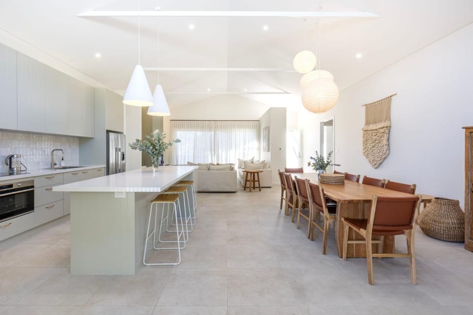Carramar - Fireplace - Absolute Waterfront House in Culburra Beach