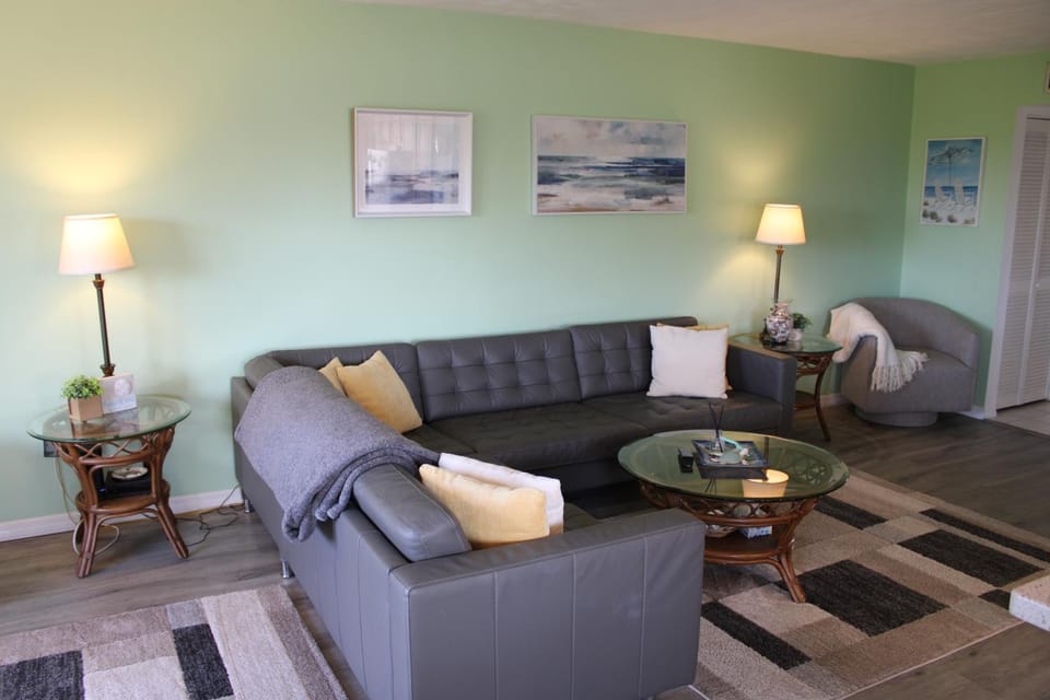 Coastal Bliss Apartment Apartment in Indian Shores