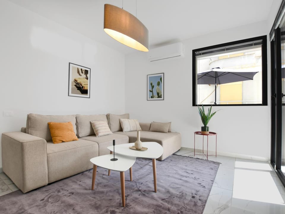 TV and multimedia, Living room, air conditioner