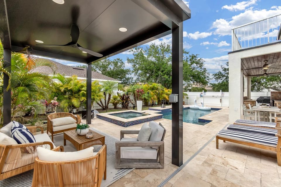 Luxury Home W Heated Pool & Spa Near IMG & Siesta Key Beach House in Florida