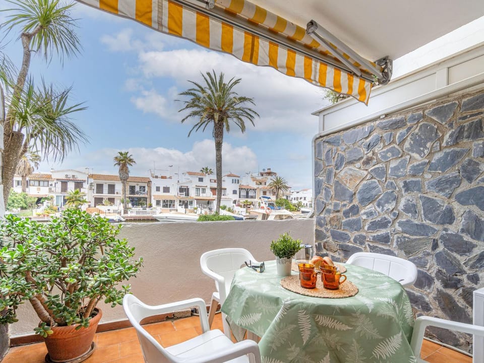Apartamento con Parking y Vista al Canal - HISP-288-64 Apartment in Alt Empordà