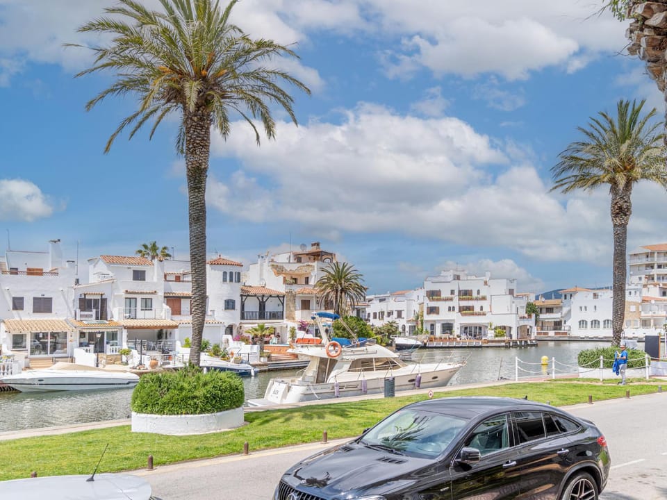 Apartamento con Parking y Vista al Canal - HISP-288-64 Apartment in Alt Empordà