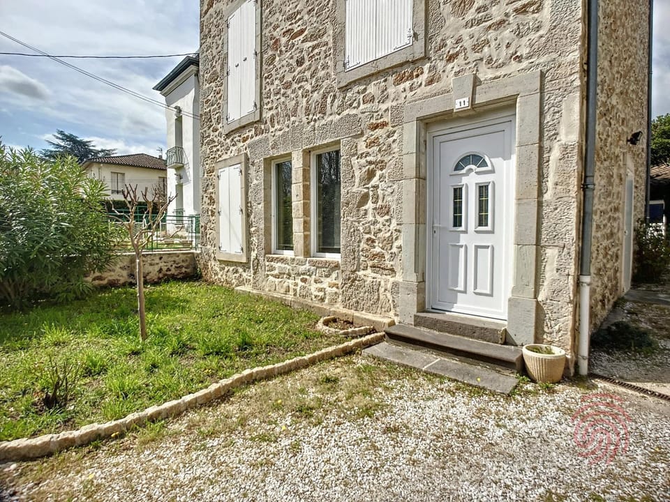 Charmante maison F4 avec terrasse proche Thermes et centre, animaux acceptés - FR-1-451-210 House in Occitanie