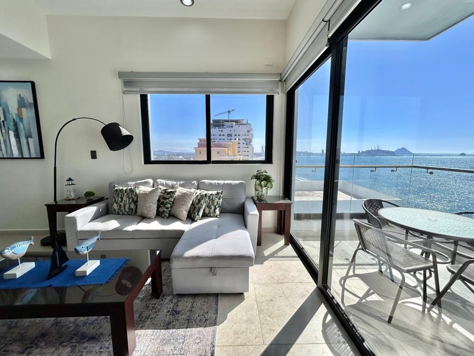 Living room, Sea view