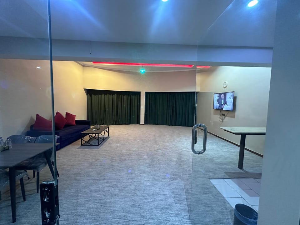 Communal lounge/ TV room, Seating area, Sea view