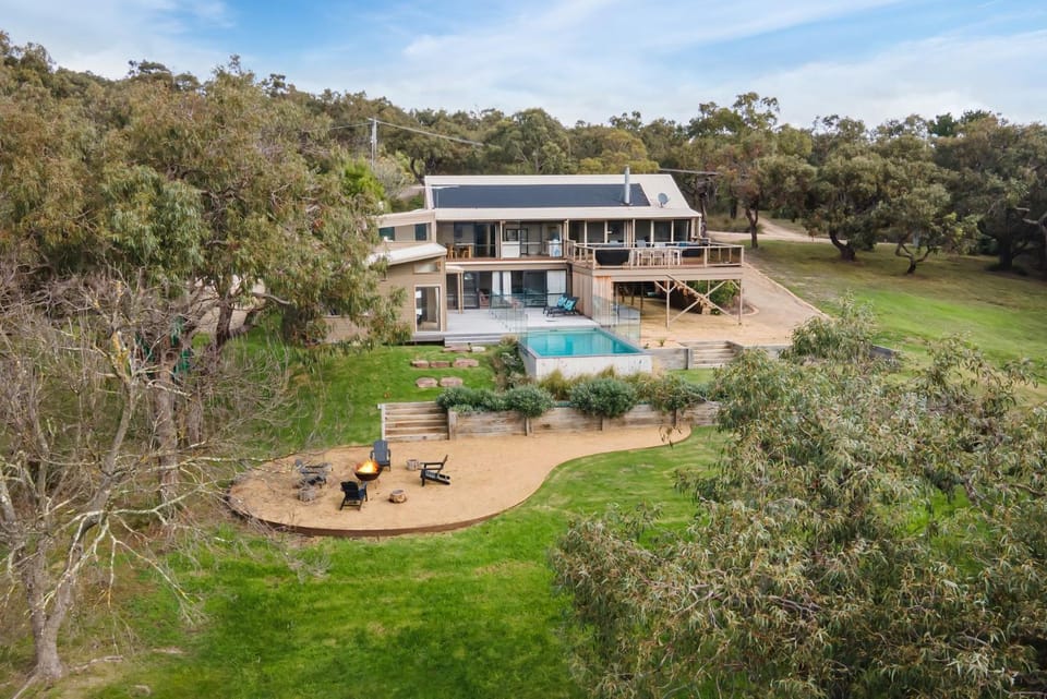 Property building, Natural landscape, Garden view